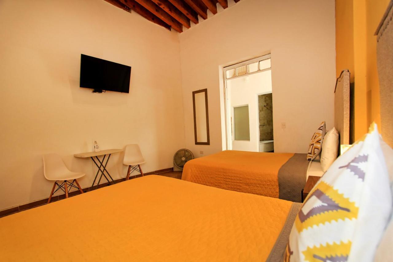 Hotel Universidad Guanajuato Bagian luar foto